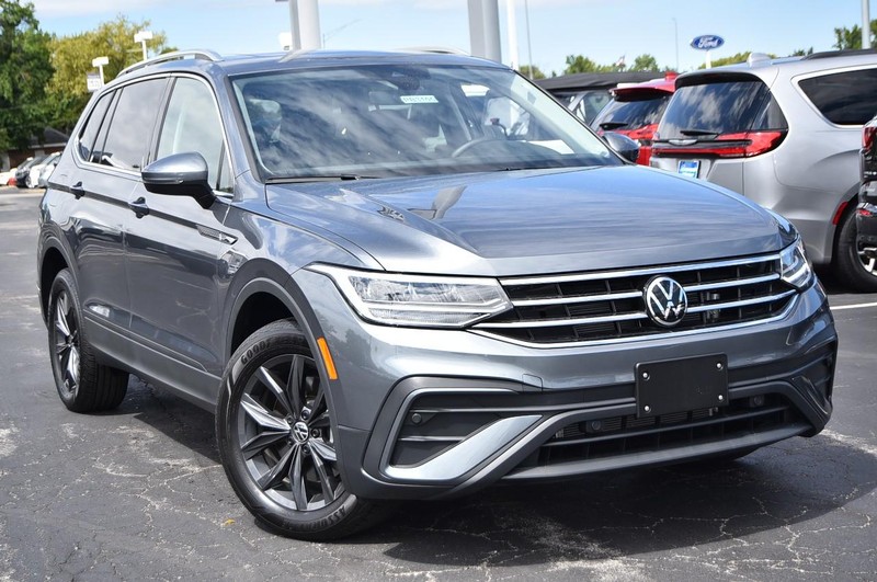 Volkswagen Tiguan Vehicle Image 02