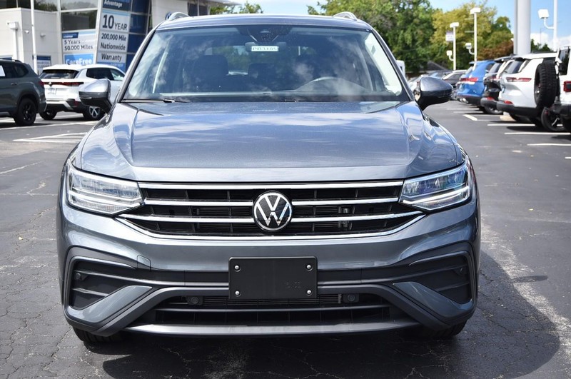Volkswagen Tiguan Vehicle Image 04