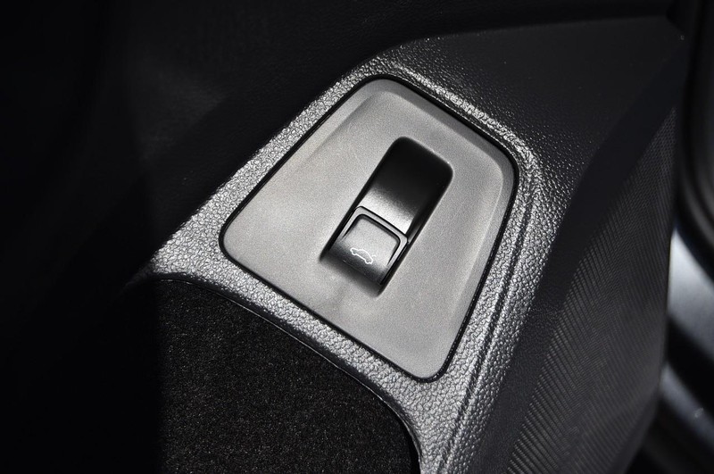 Volkswagen Tiguan Vehicle Image 09