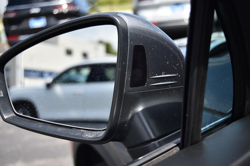 Volkswagen Tiguan Vehicle Image 10