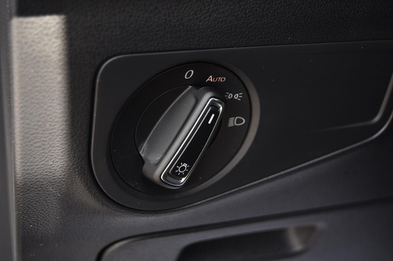 Volkswagen Tiguan Vehicle Image 11