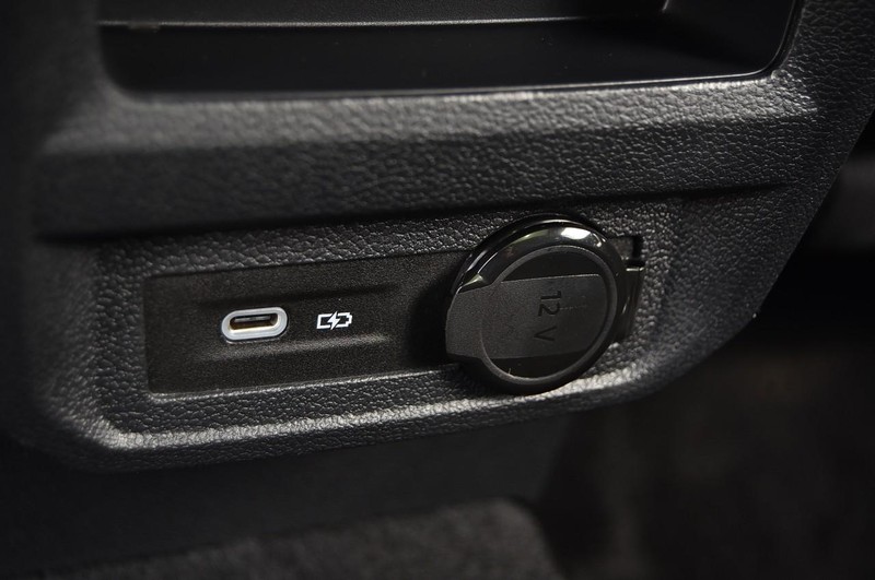 Volkswagen Tiguan Vehicle Image 24