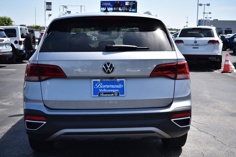 Volkswagen Taos Vehicle Image 06
