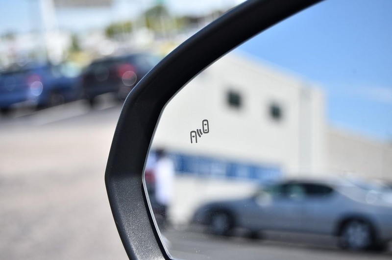 Volkswagen Taos Vehicle Image 10