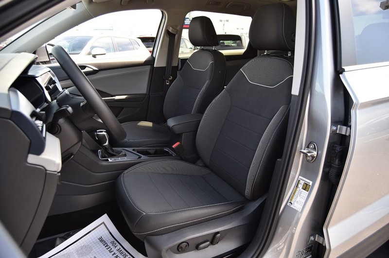 Volkswagen Taos Vehicle Image 19