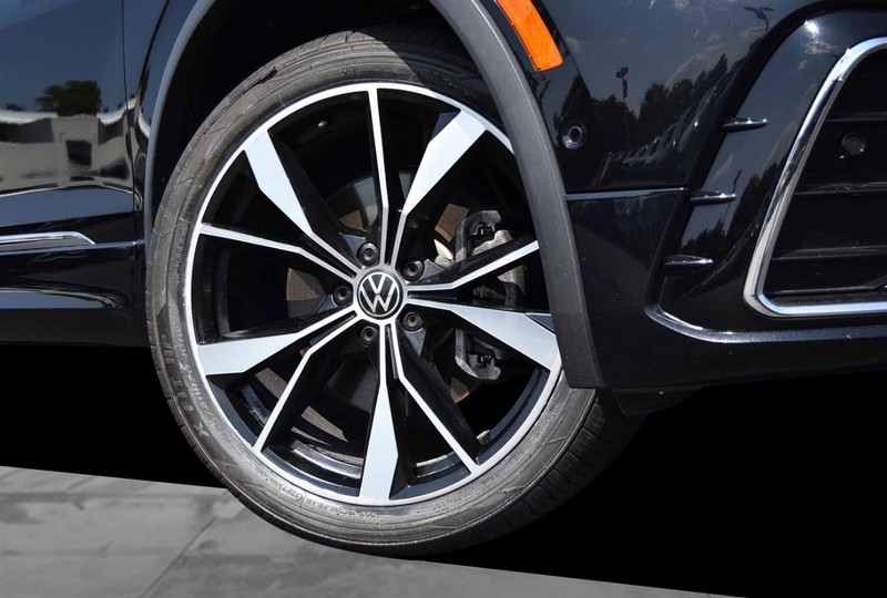 Volkswagen Tiguan Vehicle Image 03