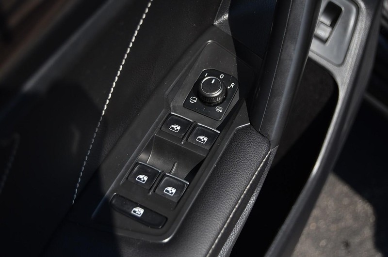 Volkswagen Tiguan Vehicle Image 08