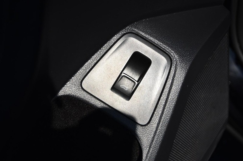 Volkswagen Tiguan Vehicle Image 09