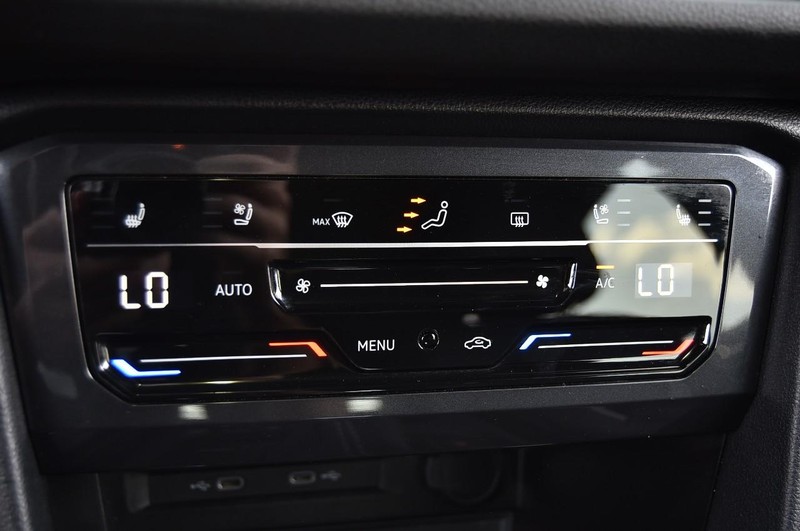 Volkswagen Tiguan Vehicle Image 15