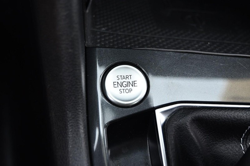 Volkswagen Tiguan Vehicle Image 17