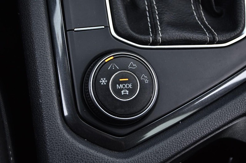 Volkswagen Tiguan Vehicle Image 18