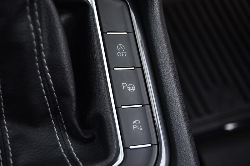 Volkswagen Tiguan Vehicle Image 19