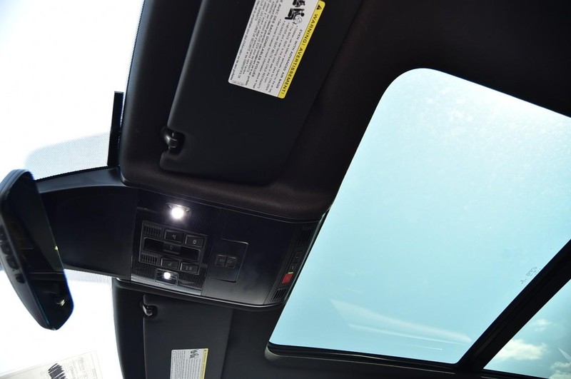 Volkswagen Tiguan Vehicle Image 23