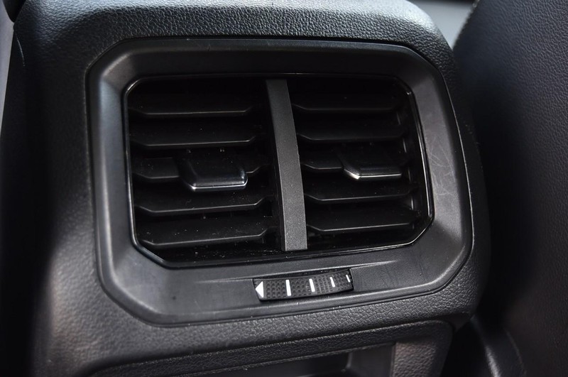 Volkswagen Tiguan Vehicle Image 25