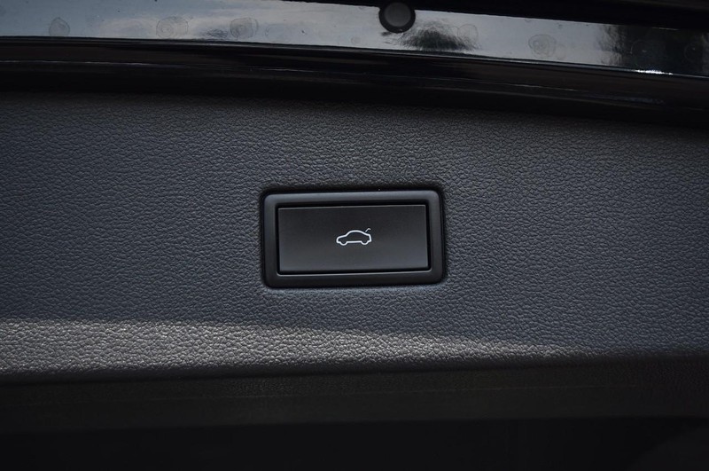 Volkswagen Tiguan Vehicle Image 28