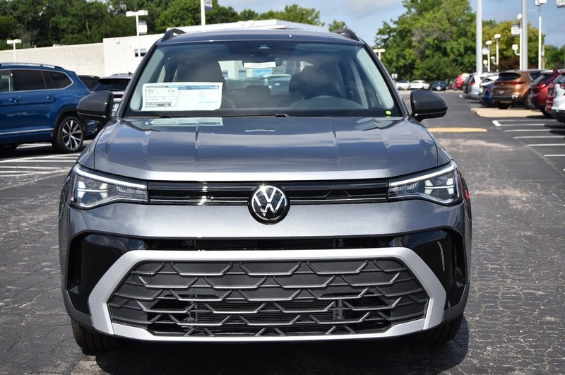Volkswagen Taos Vehicle Image 04