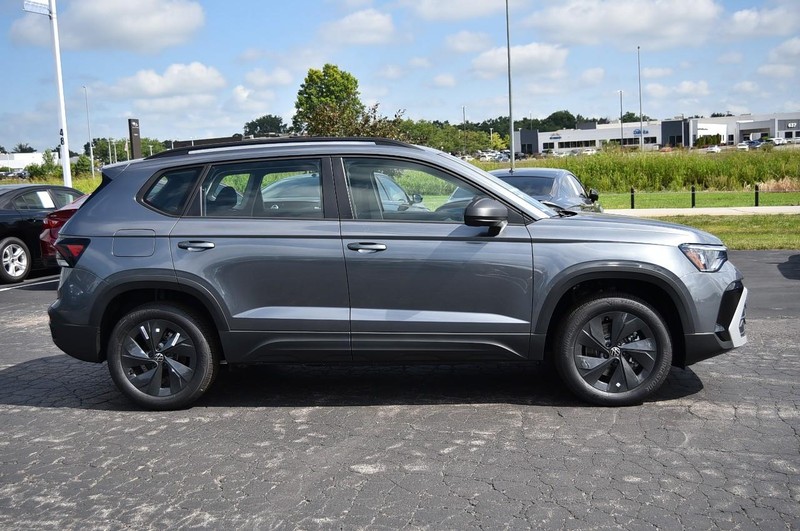 Volkswagen Taos Vehicle Image 05