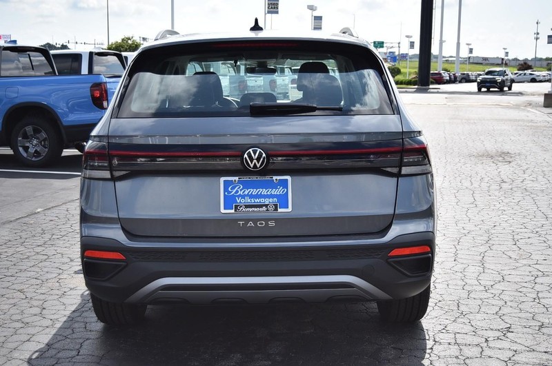 Volkswagen Taos Vehicle Image 06