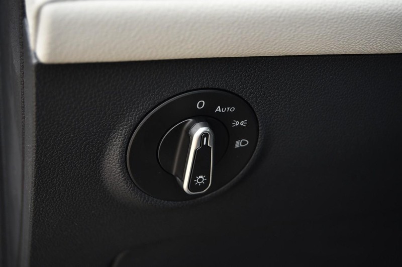 Volkswagen Taos Vehicle Image 10