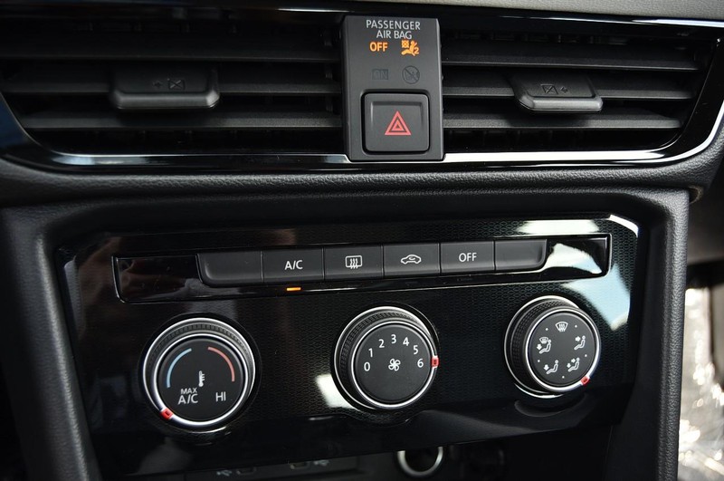 Volkswagen Taos Vehicle Image 14