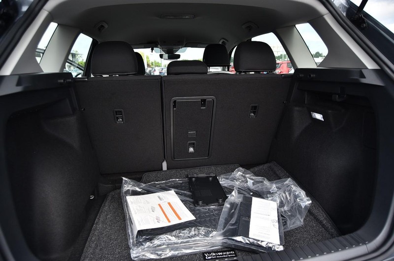 Volkswagen Taos Vehicle Image 21