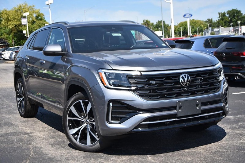 Volkswagen Atlas Cross Sport Vehicle Image 02