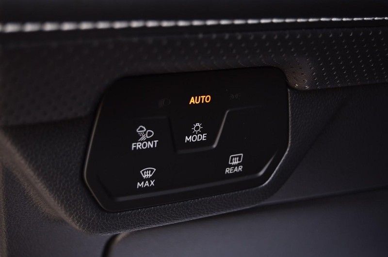 Volkswagen Atlas Cross Sport Vehicle Image 11