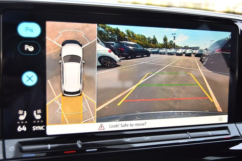 Volkswagen Atlas Cross Sport Vehicle Image 13