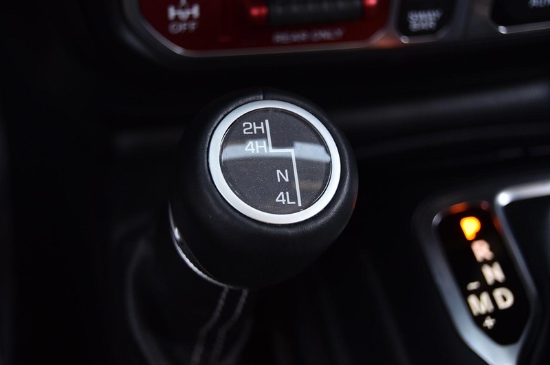 Jeep Wrangler Vehicle Image 16