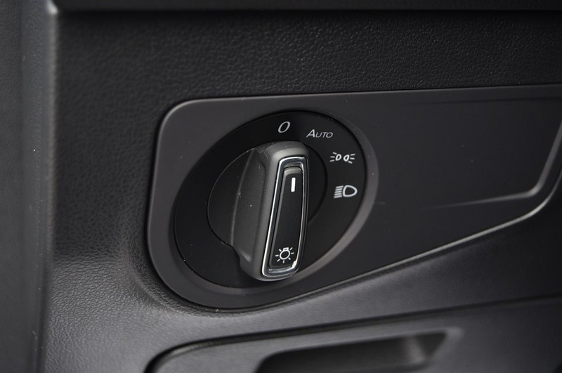 Volkswagen Tiguan Vehicle Image 11