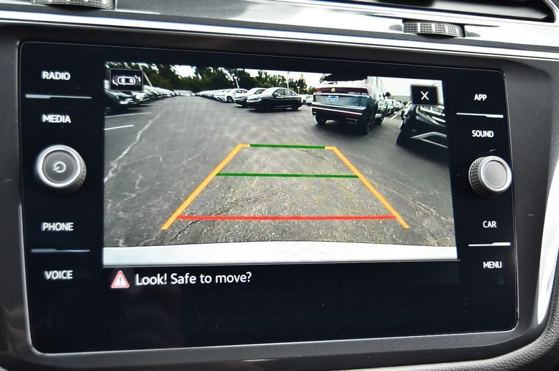Volkswagen Tiguan Vehicle Image 13