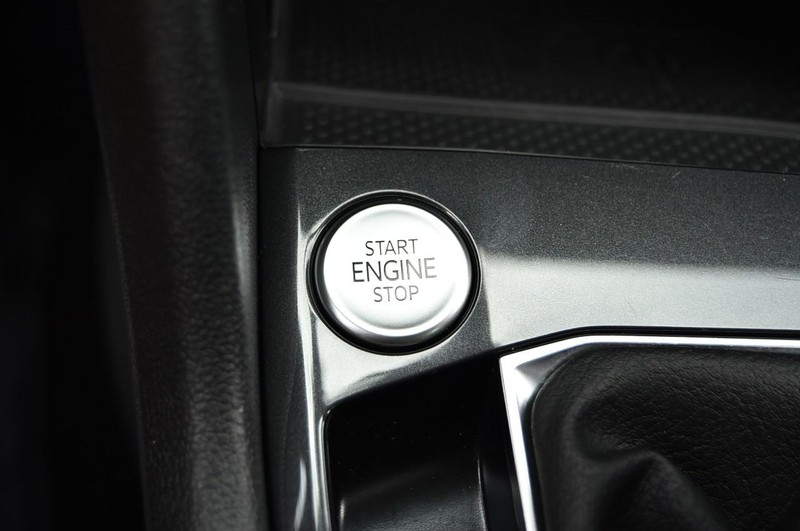 Volkswagen Tiguan Vehicle Image 17