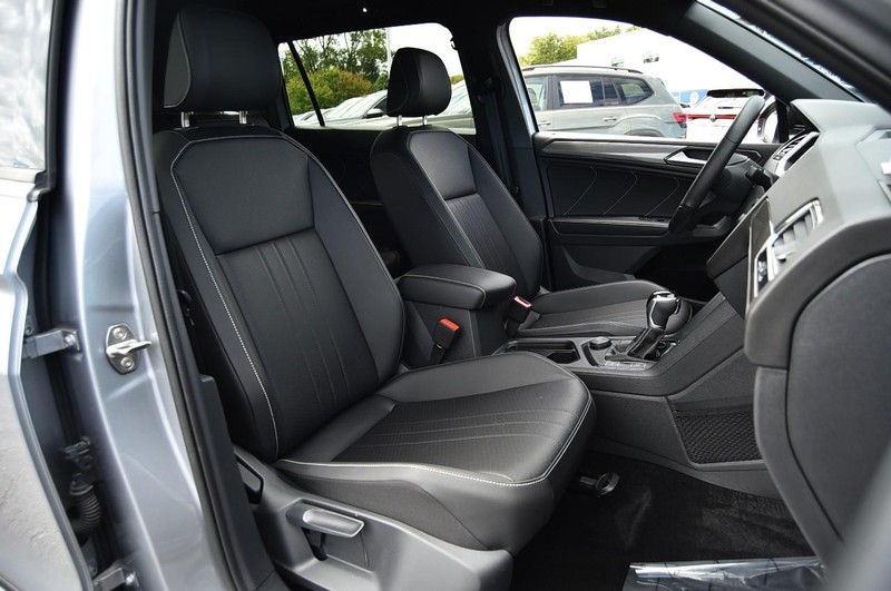 Volkswagen Tiguan Vehicle Image 21