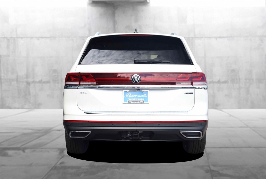 Volkswagen Atlas Vehicle Full-screen Gallery Image 6