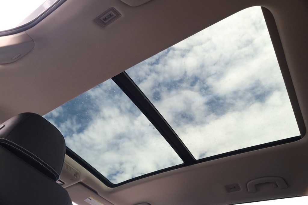 Volkswagen Atlas Vehicle Full-screen Gallery Image 13