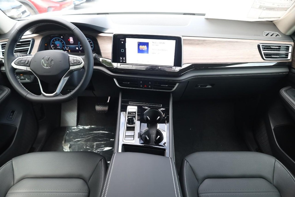 Volkswagen Atlas Vehicle Full-screen Gallery Image 28