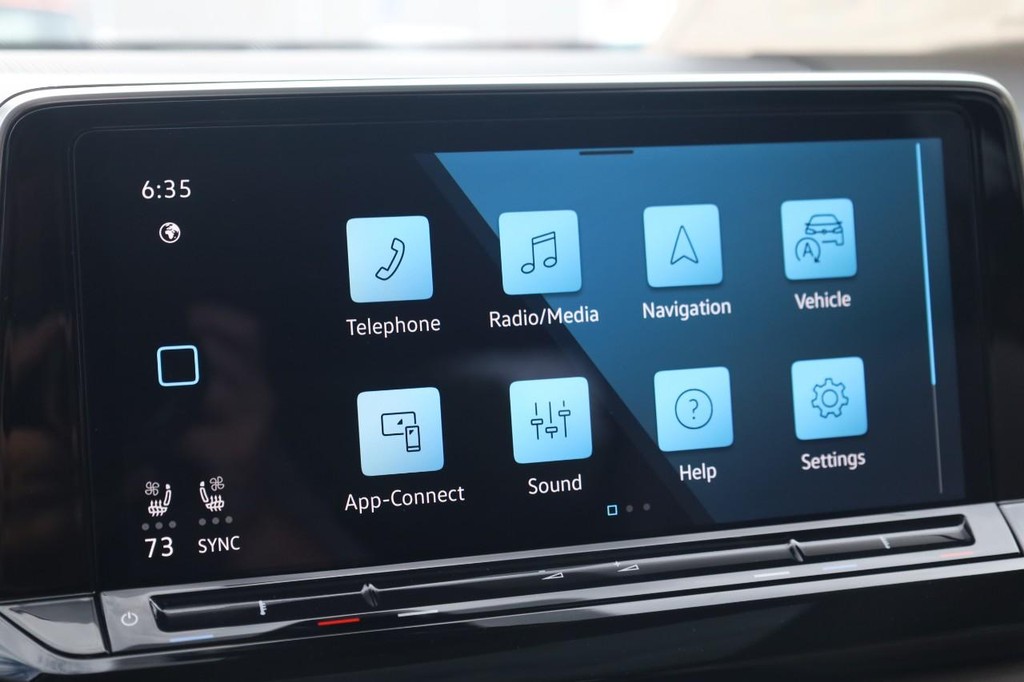 Volkswagen Atlas Vehicle Full-screen Gallery Image 15