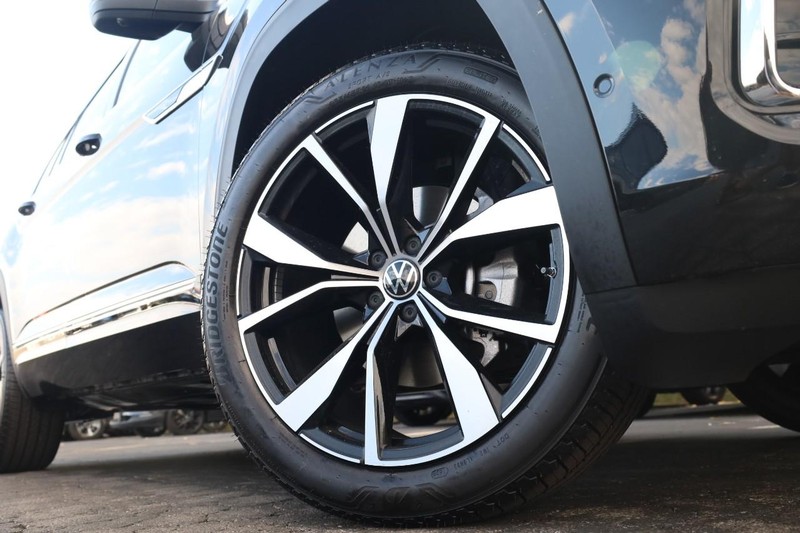 Volkswagen Atlas Vehicle Image 03
