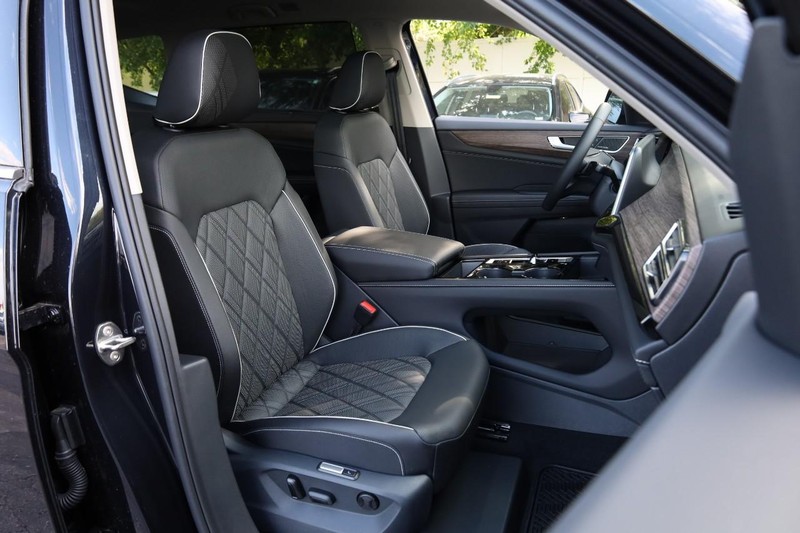 Volkswagen Atlas Vehicle Image 32