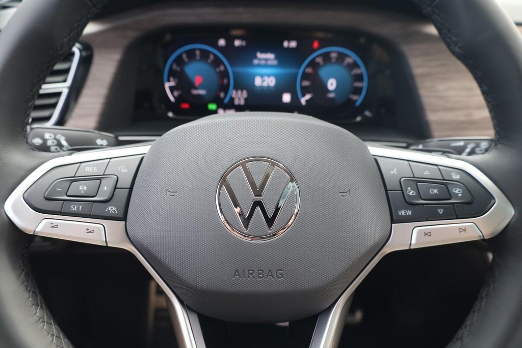 Volkswagen Atlas Vehicle Full-screen Gallery Image 14