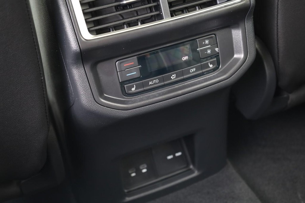 Volkswagen Atlas Vehicle Full-screen Gallery Image 27