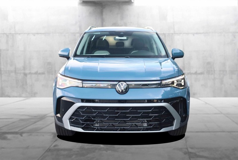 Volkswagen Taos Vehicle Image 04