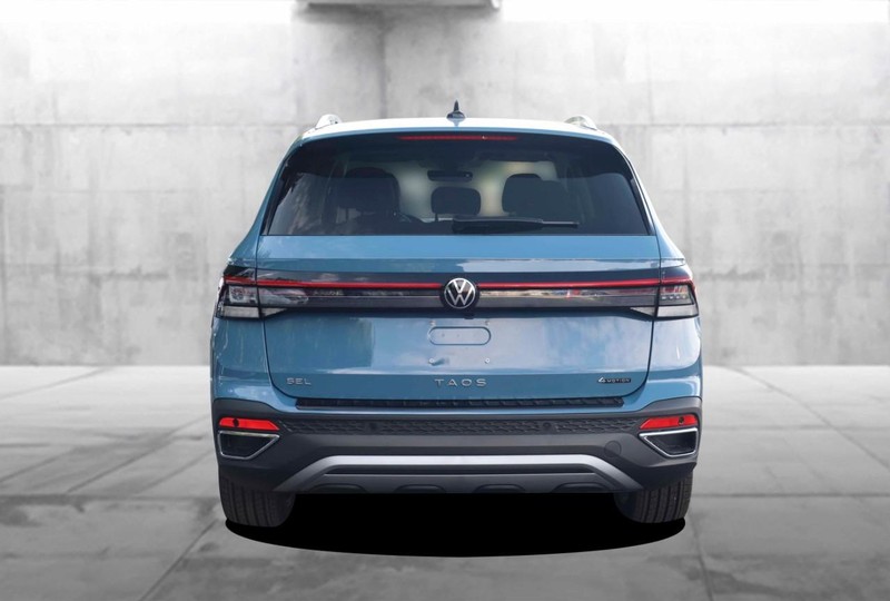 Volkswagen Taos Vehicle Image 06