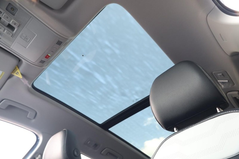 Volkswagen Taos Vehicle Image 09