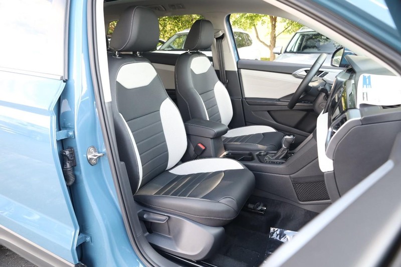 Volkswagen Taos Vehicle Image 26