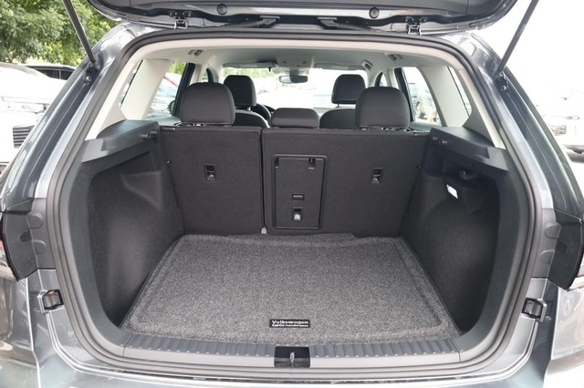 Volkswagen Taos Vehicle Image 07