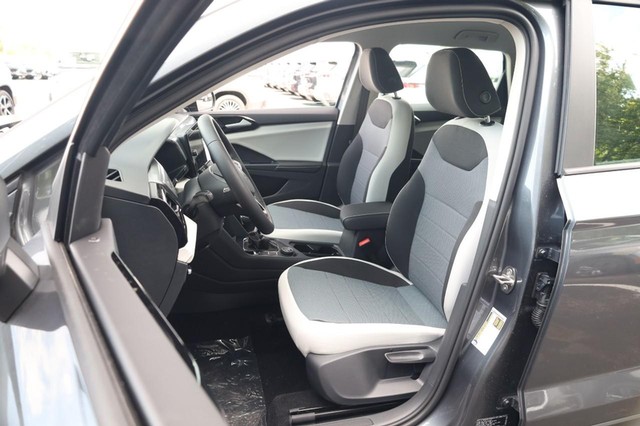 Volkswagen Taos Vehicle Image 08