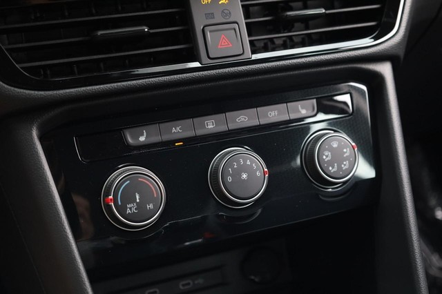 Volkswagen Taos Vehicle Image 14