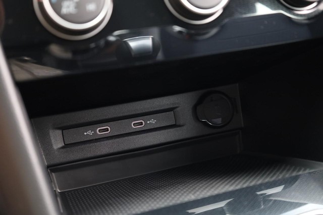 Volkswagen Taos Vehicle Image 15