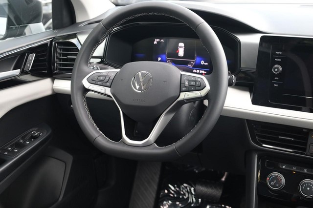 Volkswagen Taos Vehicle Image 23